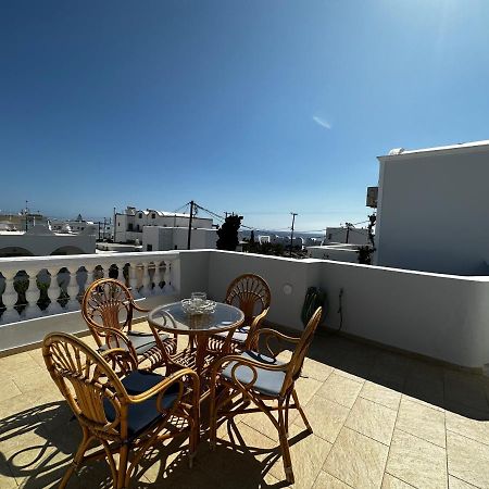 Veldi Art - Kamari Beach Apartment Fira  Exteriér fotografie