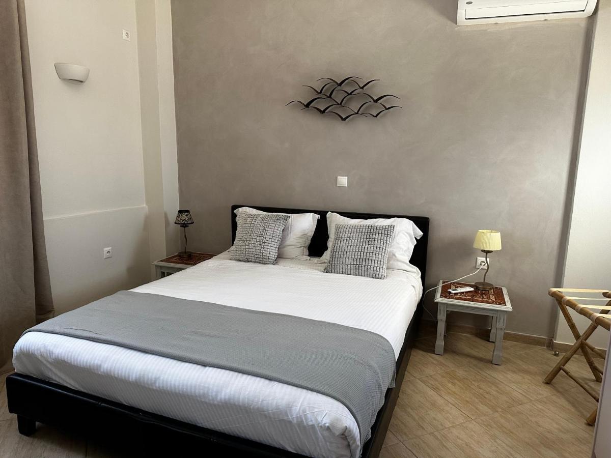 Veldi Art - Kamari Beach Apartment Fira  Exteriér fotografie