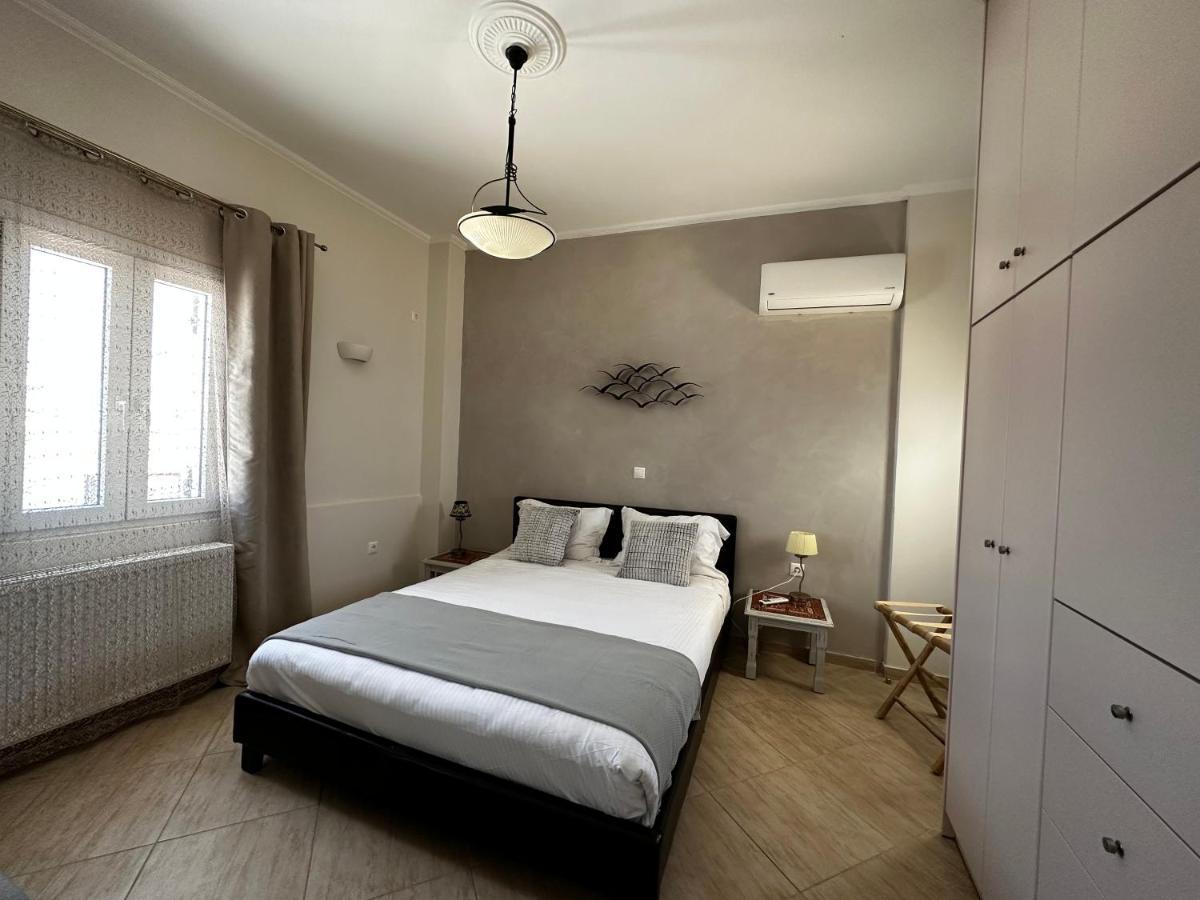 Veldi Art - Kamari Beach Apartment Fira  Exteriér fotografie