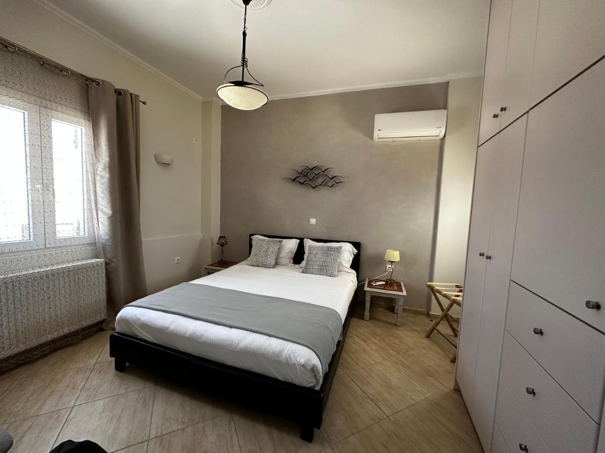 Veldi Art - Kamari Beach Apartment Fira  Exteriér fotografie