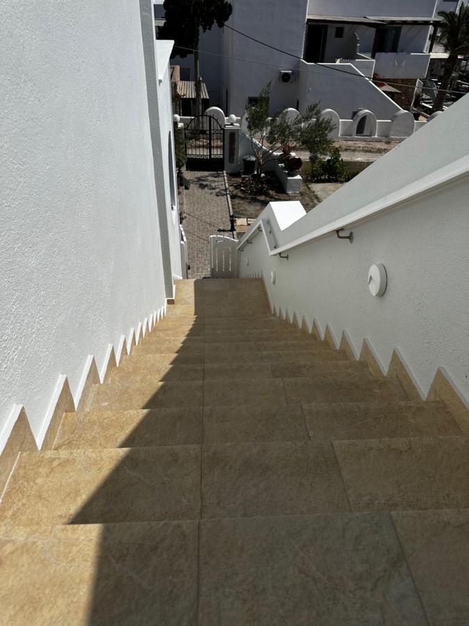 Veldi Art - Kamari Beach Apartment Fira  Exteriér fotografie