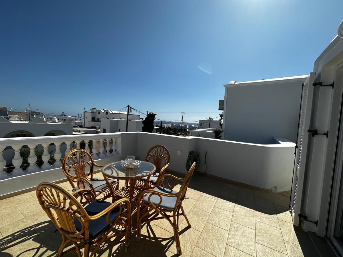 Veldi Art - Kamari Beach Apartment Fira  Exteriér fotografie