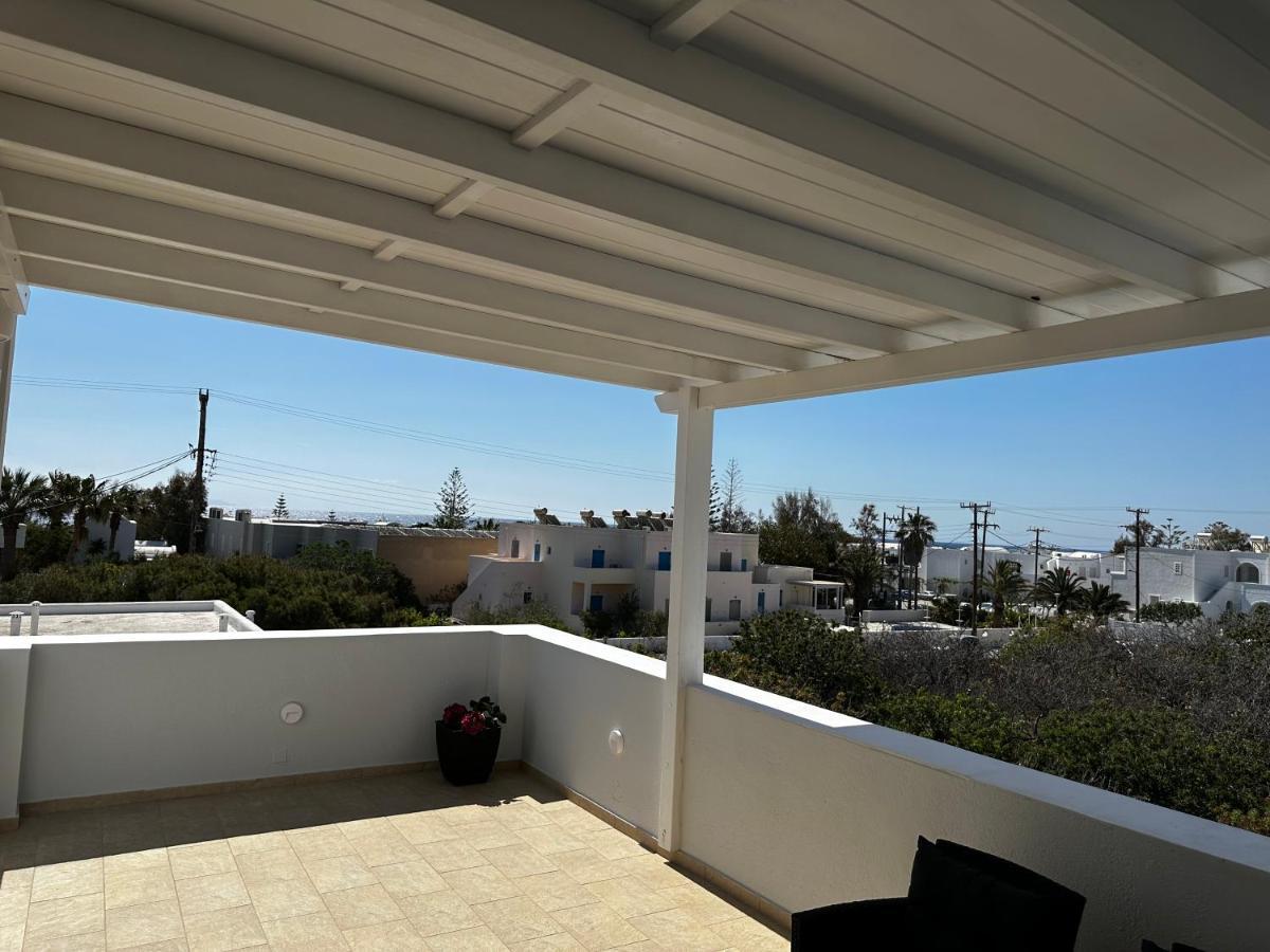 Veldi Art - Kamari Beach Apartment Fira  Exteriér fotografie