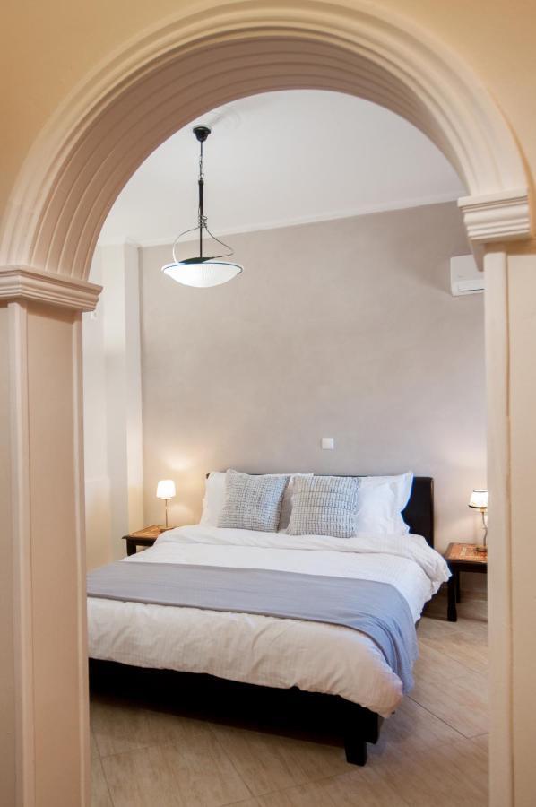 Veldi Art - Kamari Beach Apartment Fira  Exteriér fotografie
